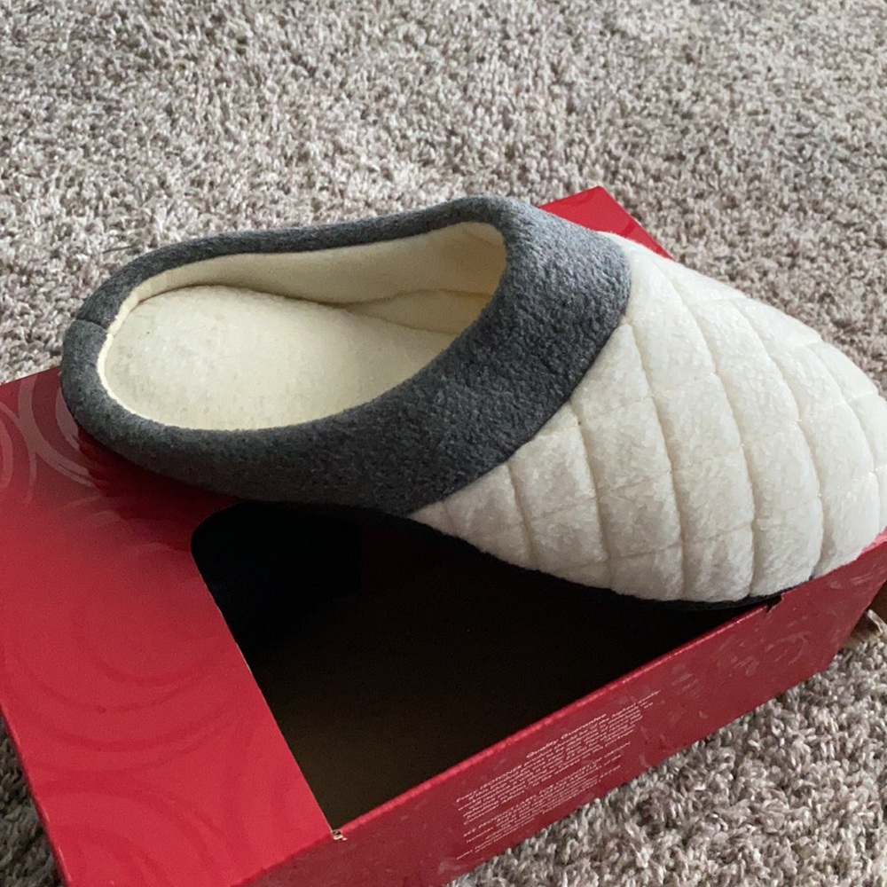 New in Gift Box-Isotoner Holiday Slippers